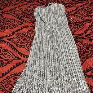 Black and white ling dress size small